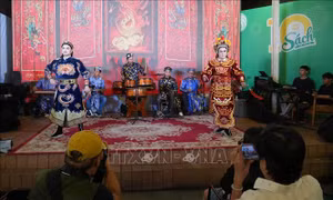 Sân khấu chạy đua 'sáng đèn', nối dài sức sống nghệ thuật