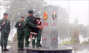 Vun đắp thế trận lòng dân từ biển đảo đến biên cương - Bài cuối: Giữ ngọn lửa bình yên nơi ngã ba biên giới 
