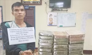 Bắt quả tang hai đối tượng đang vận chuyển 32 bánh heroin