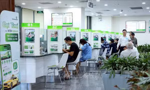 Vì sao tín dụng tăng nhanh có thể mang đến rủi ro tiềm ẩn?