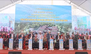 Đảm bảo các trường học vùng cao triển khai đồng bộ, đúng tiến độ