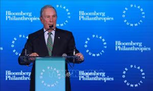 Tỷ phú M.Bloomberg đủ điều kiện tham gia vòng tranh luận thứ 9