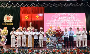 Công an Hưng Yên ra mắt 104 Công an phường, xã sau sáp nhập