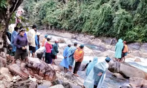 Quảng Nam: Khẩn trương tìm kiếm cháu bé ngã xuống suối, mất tích