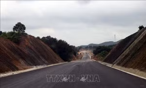 Khẩn trương hoàn thành các hạng mục còn lại của cao tốc Cam Lộ - La Sơn