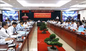 Bí thư Thành ủy TP Hồ Chí Minh: Nỗ lực giữ vai trò đầu tàu kinh tế cả nước
