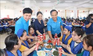 Nam Định: Bữa cơm công đoàn thắm tình đoàn viên
