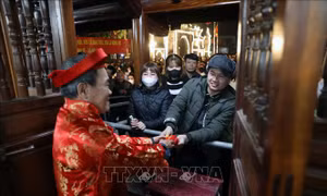 Lễ phát lương Đức Thánh Trần tại Đền Trần Thương - Hà Nam