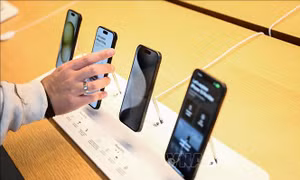 Apple dự kiến tăng giá sản phẩm do khan hiếm chip nhớ