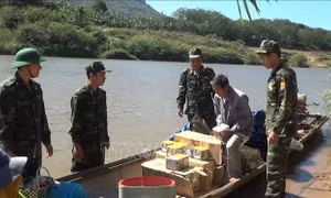 Biên phòng Quảng Trị mật phục, bắt liên tiếp 2 vụ vận chuyển gần 400 kg pháo lậu từ Lào