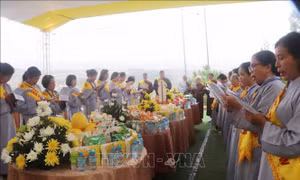 Tình hữu nghị Việt - Lào trong đêm tri ân các anh hùng, liệt sĩ tại Xiengkhouang