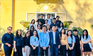 Ấm lòng các tân sinh viên Việt Nam tại Italy