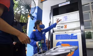 Quỹ bình ổn giá xăng dầu của Petrolimex tăng mạnh