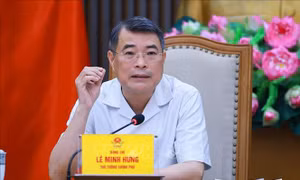 Thủ tướng Lê Minh Hưng họp về dự thảo nghị định mới về kinh doanh xăng dầu