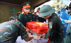 Hà Nội triển khai công tác lấy mẫu hài cốt liệt sĩ tại nghĩa trang liệt sĩ đầu tiên