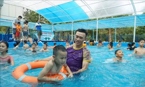 Sôi động các lớp năng khiếu cho trẻ trong dịp hè