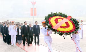 Tổng Bí thư, Chủ tịch nước Lào vào Lăng viếng Chủ tịch Hồ Chí Minh