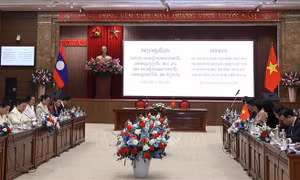 Thắt chặt đoàn kết, hữu nghị, hợp tác giữa hai Thủ đô Hà Nội và Viêng Chăn