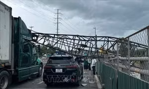 Lập tổ điều tra sự cố sập đổ cần cẩu công trình xây dựng nút giao thông Mỹ Thủy