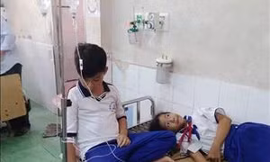 Kỷ luật nhiều cán bộ sau vụ học sinh nhập viện vì súc miệng bằng dung dịch Fluor 