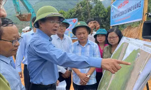 Khắc phục khó khăn, sớm hoàn thành khu tái định cư cho người dân mất nhà do mưa lũ