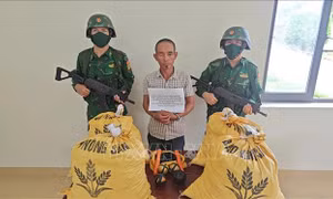 Bắt đối tượng vận chuyển trái phép hàng trăm kilogram vật liệu nổ ở khu vực biên giới