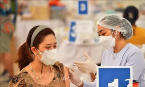 Thái Lan: 12/77 tỉnh tiến tới tuyên bố COVID-19 là bệnh đặc hữu