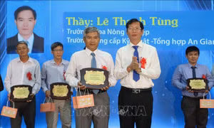 Thực hiện tốt nguyên lý giáo dục 'học đi đôi với hành'