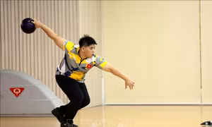 Khởi tranh các nội dung thi đấu môn Bowling