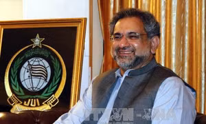 Pakistan có Thủ tướng mới thay cựu Thủ tướng Sharif bị phế truất