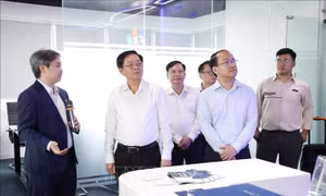 Phó Thủ tướng Hồ Quốc Dũng làm việc với Trung tâm Đổi mới sáng tạo Quốc gia
