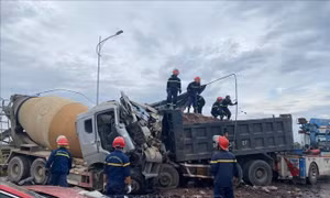 Vụ tai nạn liên hoàn tại Bắc Ninh: Hai lái xe bị kẹt trong cabin đã tử vong