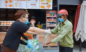 'Nếu khó khăn cứ lấy một phần - nếu bạn ổn xin nhường người khác'