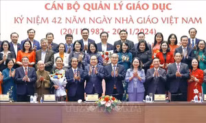 Chủ tịch Quốc hội: Tôn vinh, bảo vệ, tạo môi trường thuận lợi để nhà giáo làm việc