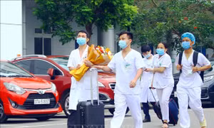 Đoàn cán bộ y tế Nghệ An xuất quân hỗ trợ Hà Tĩnh chống dịch