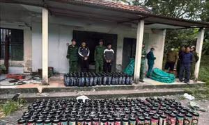 Bắt giữ nhóm đối tượng buôn bán, vận chuyển khí cười với số lượng lớn
