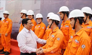 Thủ tướng Phạm Minh Chính thăm và làm việc với Tổng công ty Phát điện 2