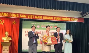 Công bố kỷ lục quốc gia và tôn vinh những người giữ lửa cho thơ lục bát