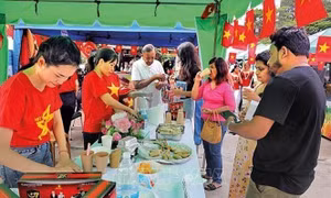 Đại sứ quán Việt Nam tham gia Hội chợ từ thiện quốc tế tại Sri Lanka