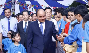 Chủ tịch nước dự Ngày hội tới trường của các em nhỏ mồ côi do COVID-19