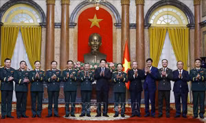 Chủ tịch nước trao quyết định thăng quân hàm Thượng tướng cho đồng chí Lê Quang Minh