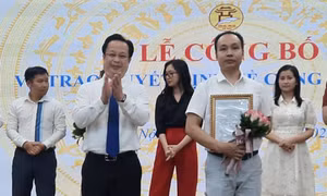 Trao quyết định công nhận nhân sự Trường phổ thông Võ thuật Bảo Long