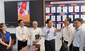 Bí thư Thành ủy TP Hồ Chí Minh: Chú ý tạo động lực cho đội ngũ cán bộ cơ sở
