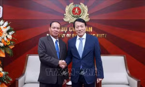 Tiếp tục vun đắp quan hệ hữu nghị Việt Nam - Lào