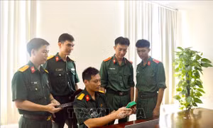 Sáng chế khóa bảo mật của thầy giáo sĩ quan