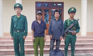 Phát hiện, bắt giữ 2 đối tượng nước ngoài nhập cảnh trái phép