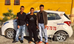 Đi xe taxi, dùng súng tự chế bắn trộm vật nuôi 