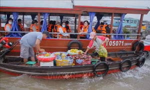 Xây dựng hình ảnh du lịch chợ nổi Cái Răng văn minh, thân thiện