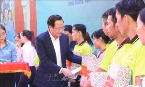 Các địa phương chi gần 5.558 tỷ đồng chăm lo đời sống cho các đối tượng chính sách, lao động dịp Tết