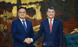 Thủ tướng Lê Minh Hưng tiếp Phó Thủ tướng, Bộ trưởng Tài chính Lào